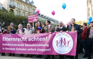 Hauptbanner der Demo für alle in Wiesbaden am 30. 10. 2016