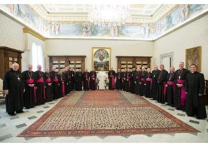 Amazonas-Synode: Papst Franziskus mit den Bischöfe des kanadischen Westens (27. März 2017)