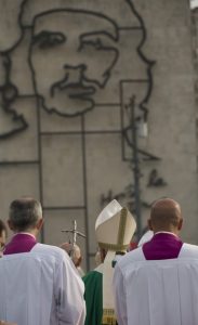 Papst Franziskus "im Schatten des Che Guevara" (Havanna)