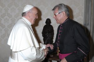 Papst Franziskus mit Erwin Kräutler
