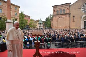 Papst Franziskus trifft sich mit Studenten und Dozenten