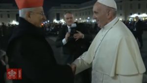 Franziskus begrüßt Kardinal Castrillon Hoyos
