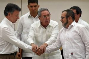 Handschlag zwischen Santos und „Timoschenko“ von Raul Castros Gnaden