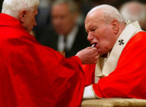 Johannes Paul II. und Benedikt XVI.