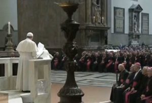 Papst Franziskus im Dom von Florenz (2015)