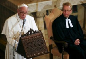 Interkommunion: Franziskus sprach 2015 ein kryptisches Nein, Jein, Ja.