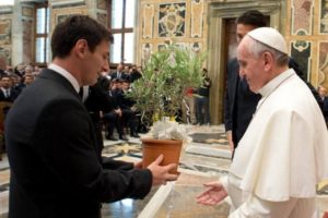 Ein früherer Besuch der argentinischen Nationalspieler bei Papst Franziskus.