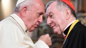 Papst Franziskus und Kardinalstaatssekretär Parolin