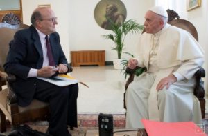 Pulllella mit Papst Franziskus beim Interview