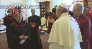 Anglikanische Priesterinnen werden von Papst Franziskus empfangen