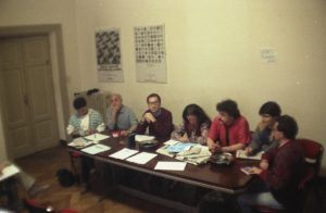 1985: Vorstellung der neuen Homo-Organisation-ArciGay. Bisceglia (2.v.l.), Vendola (2.v.r.)