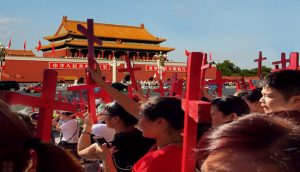 "Mach Dir ein Kreuz" - Antwort der chinesischen Christen auf die Zerstörungskampagne des Staates