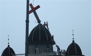 Zerstörung von Kirchen und Kreuzen in der VR China