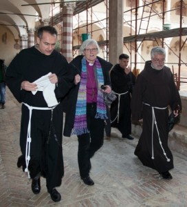 Antje Jackelen besucht das Franziskanerkloster von Assisi
