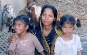 Asia Bibi und zwei ihrer Kinder vor der Verhaftung