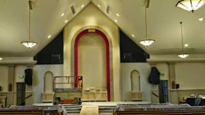 Neugestalterer Altarraum (Arbeiten noch nicht abgeschlossen)