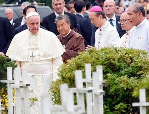 Papst besucht Friedhof für Abtreibungsopfer