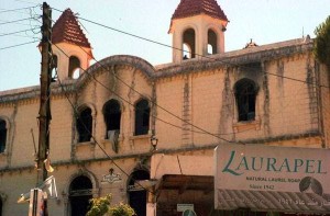 Ausgebrannte Kirche in der von Islamisten befreiten, mehrheitlich armenischen Stadt Kasab in Syrien