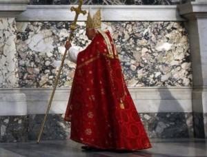 Benedikt XVI. mit Ferula: "Wenn es keinen Kampf gibt, gibt es kein Christentum"