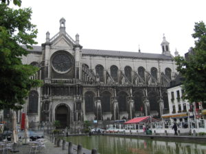 Die neugotische Katharinenkirche in Brüssel: eine der beiden Pfarreien der Bruderschaft