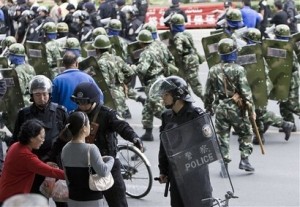 Chinesische Polizei in Xinjiang