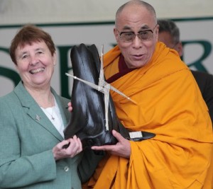 Dalai Lama macht zivile Ordensschwestern ohne Nachwuchs "glücklich"