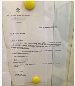 Das Schreiben des vatikanischen Presseamtes, mit dem der Vatikanist Sandro Magister ausgeschlossen wurde