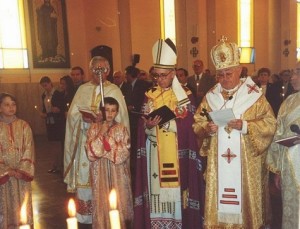Erzbischof Bergoglio von Buenos Aires als Ordinarius für die griechisch-katholischen Gläubigen bei einer Liturgie im byzantinischen Ritus