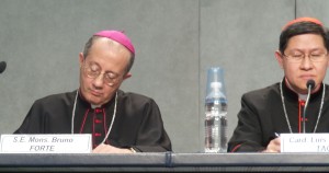 Erzbischof Forte und Kardinal Tagle