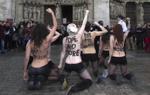 Femen Protest ohne jeden Respekt vor sich selbst, vor anderen und vor Gott