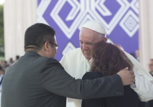 Humberto und Claudia mit Papst Franziskus