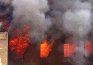 Mosul: Islamisten brannten den syrisch-katholischen Bischofssitz nieder