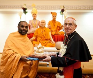 Kardinal Tauran im Hindutempel von London