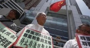 Kardinal Zen demonstriert für die Religionsfreiheit in China