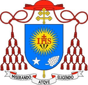 Kardinalswappen von Jorge Mario Bergoglio mit Siegel des Jesuitenordens einem fünfzackigen Stern und einer Weintraube