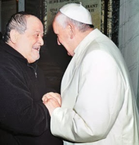 Kommissar Volpi mit Papst Franziskus