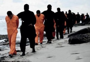 Die Kopten vor ihrer Hinrichtung durch Islamisten am Mittelmeerstrand
