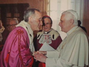 Kurienerzbischof Sciacca als Richter der Römischen Rota mit Papst Benedikt XVI