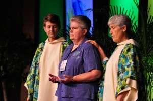 LCWR-Gebet im neuen Ordenskleide oder als "Priesterinnen"?