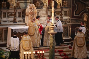 Liturgie kann, ja darf nicht arm sein, denn sie ist Ausdruck Gottes, lehrt der heilige Franz von Assisi