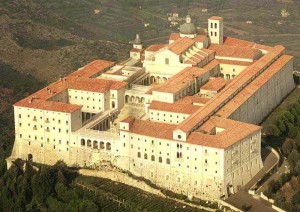 Berühmte Abtei Monte Cassino gehört dem Staat Italien. Schaut nun die EU begierig auf die Abtei?