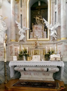 Die Osterkerze in der Mentlberger Wallfahrtskirche