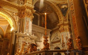 Osterkerze in der Abteikirche von Montecassino