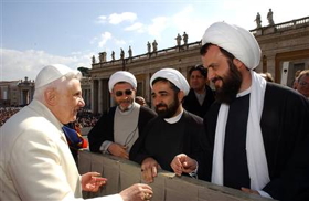 Papst Benedikt XVI. mit schiitischen  Religionsgelehrten