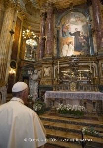 Papst Franziskus am Grab des heiligen Johannes Bosco