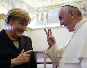 Papst Franziskus mit Angela Merkel