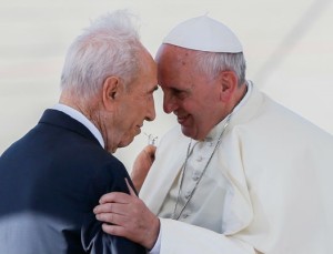 Papst Franziskus und Shimon Peres