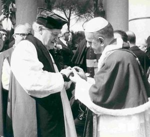 Paul VI. steckte 1966 anglikanischem Erzbischof seinen Ring auf den Finger
