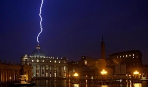 Petersdom am Tag der Abdankung Benediktx XVI. Bemerkungen von Professor Roberto de Mattei zur Rücktrittsankündigung des Papstes