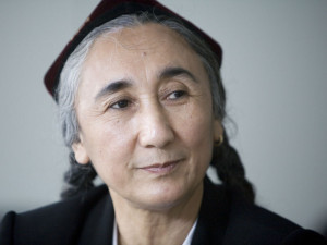 Rebiya Kadeer setzt sich für die Rechte ihres uigurischen Volkes ein (bei der Jahreshauptversammlung der IGFM)